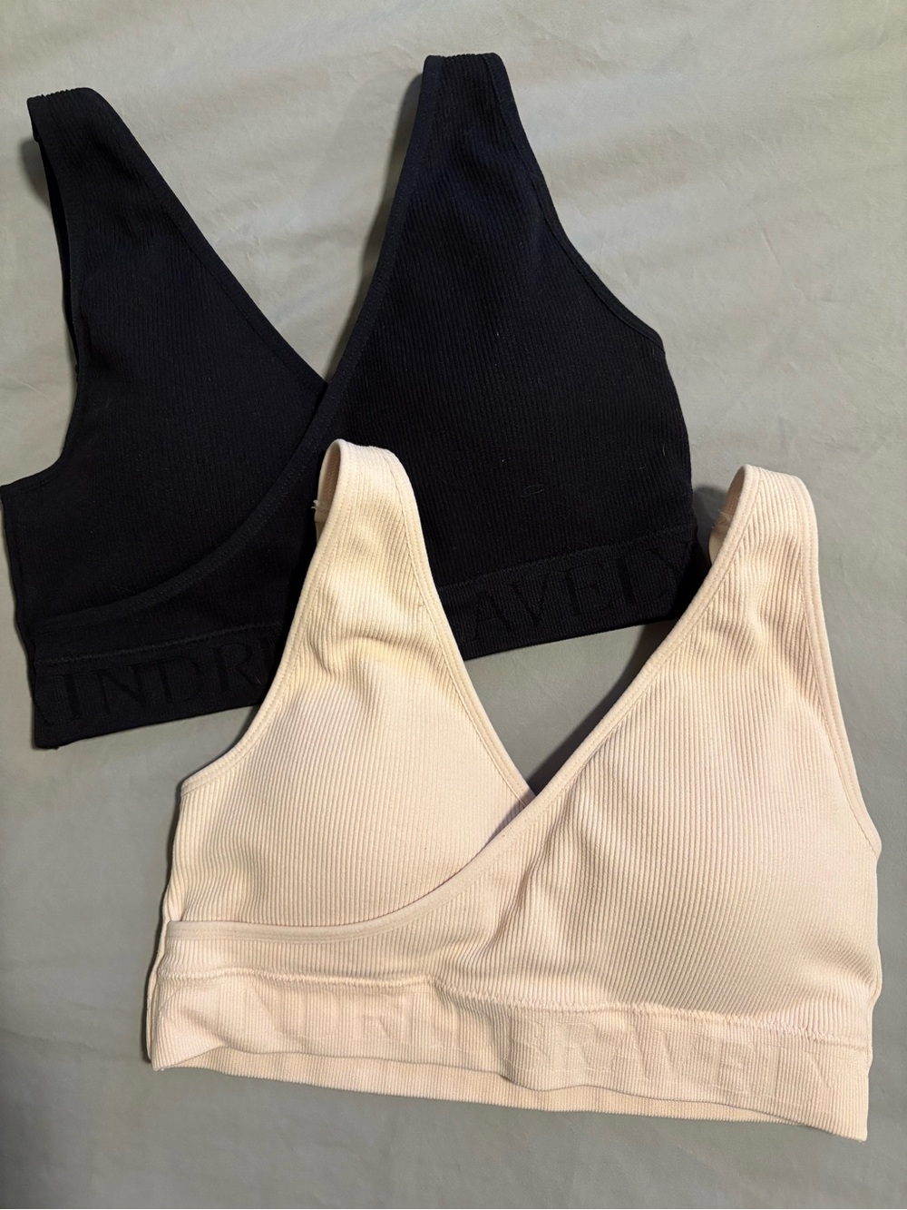 Kindred Bravely M Sublime Adjustable
Crossover Nursing &
Lounge Bra Set